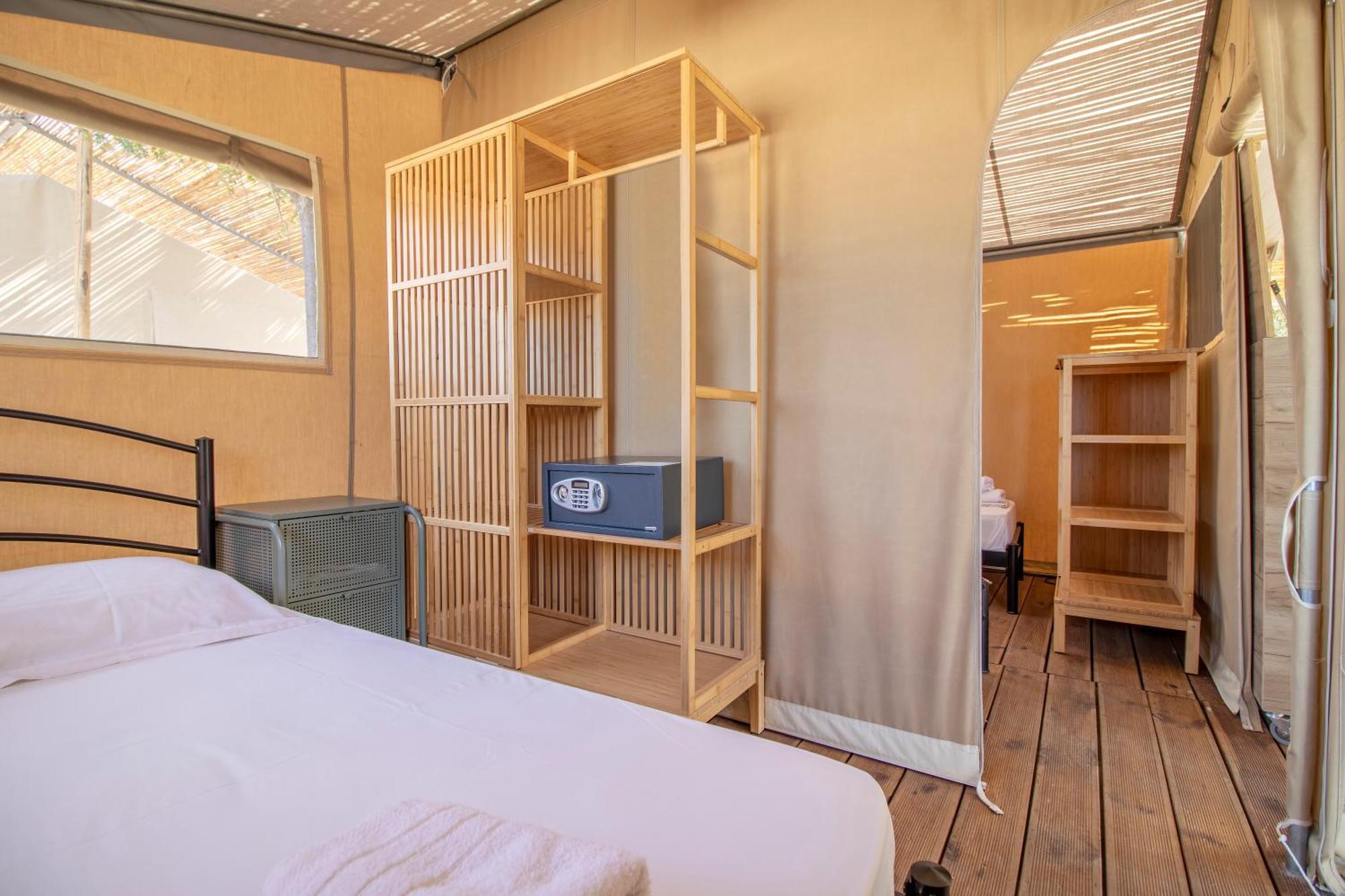 Armenistis Camping & Bungalows Szárti Szoba fotó
