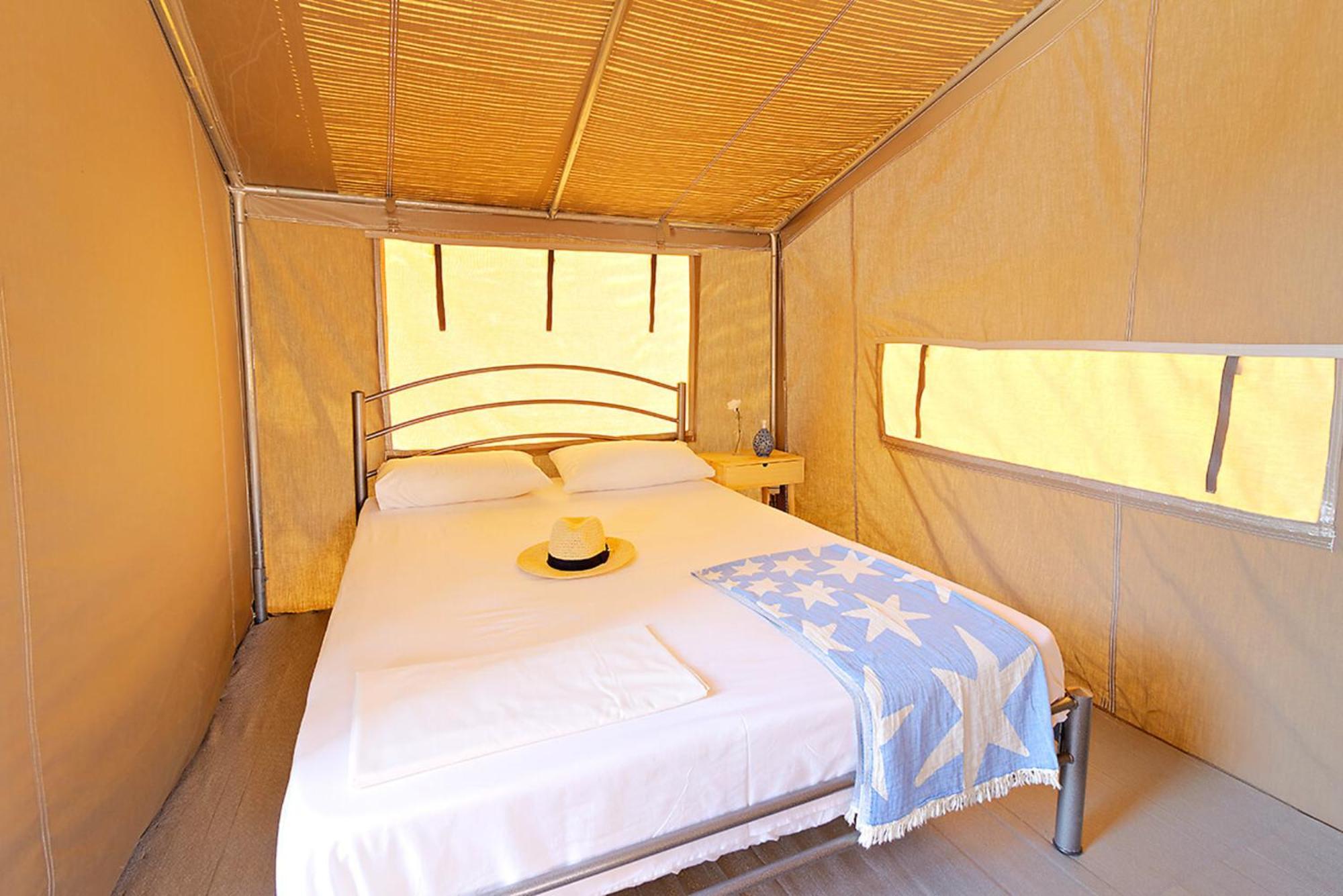 Armenistis Camping & Bungalows Szárti Szoba fotó